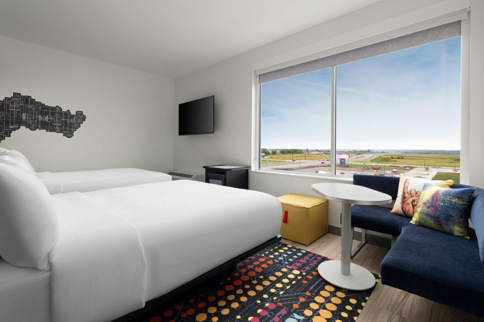 Aloft Hotel *